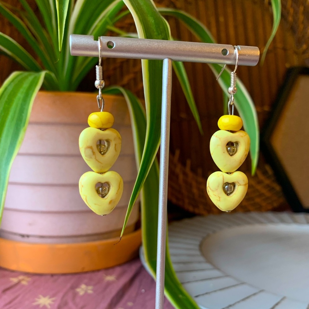 Handmade 💛 Yellow Heart with glass beads earrings